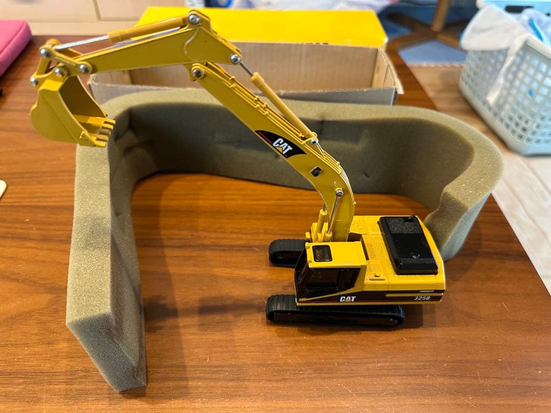 三菱 CAT325B REGA油圧ショベル CAT320油圧ショベル、ミニチュア