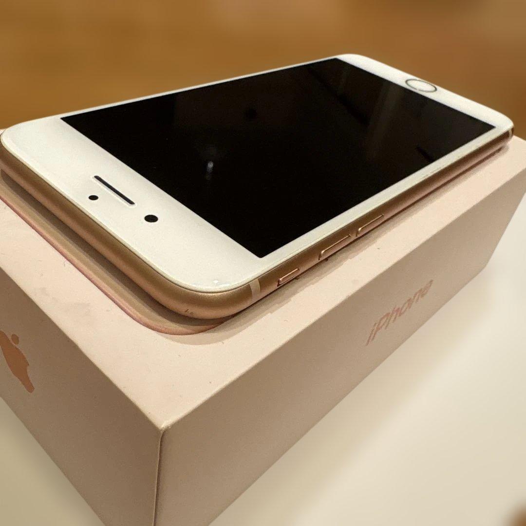 シャキーン☆ 　iPhone 8 ゴールド　付属品付