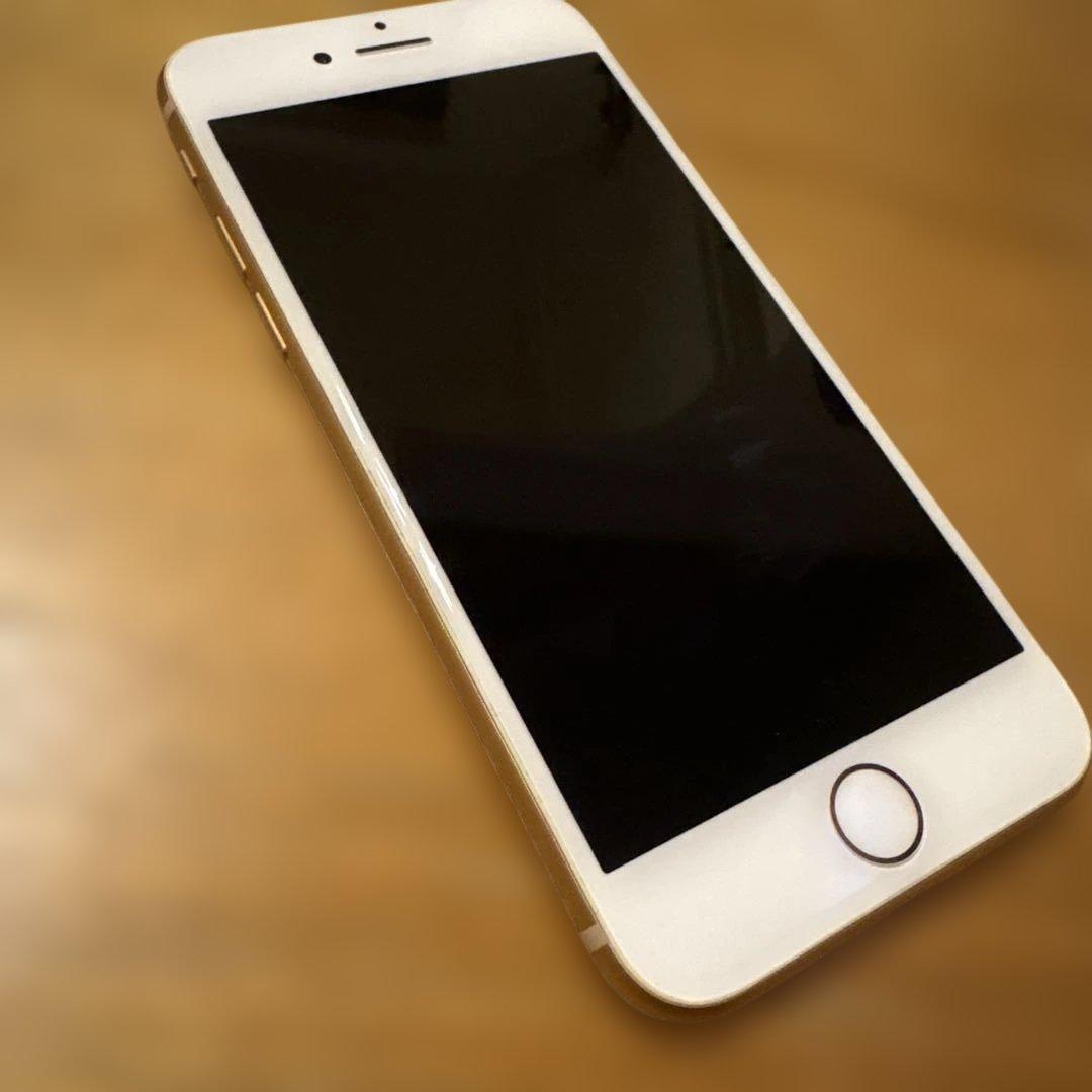 シャキーン☆ 　iPhone 8 ゴールド　付属品付