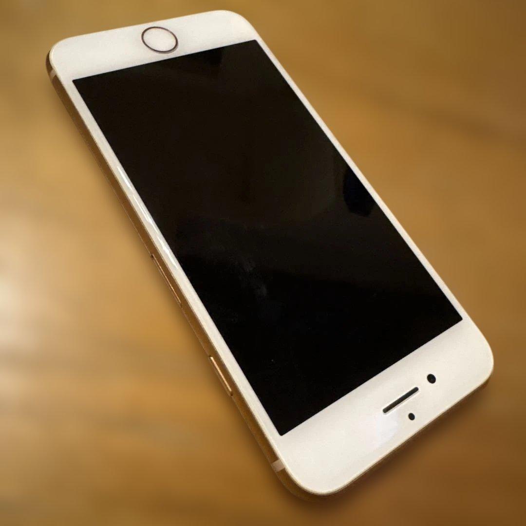 シャキーン☆ 　iPhone 8 ゴールド　付属品付