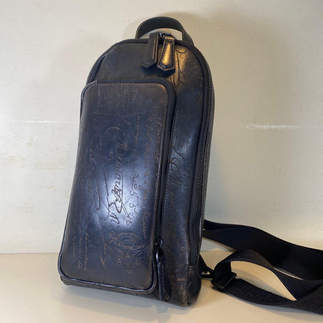 ベルルッティ　紳士用　ボディバッグ　ブラック