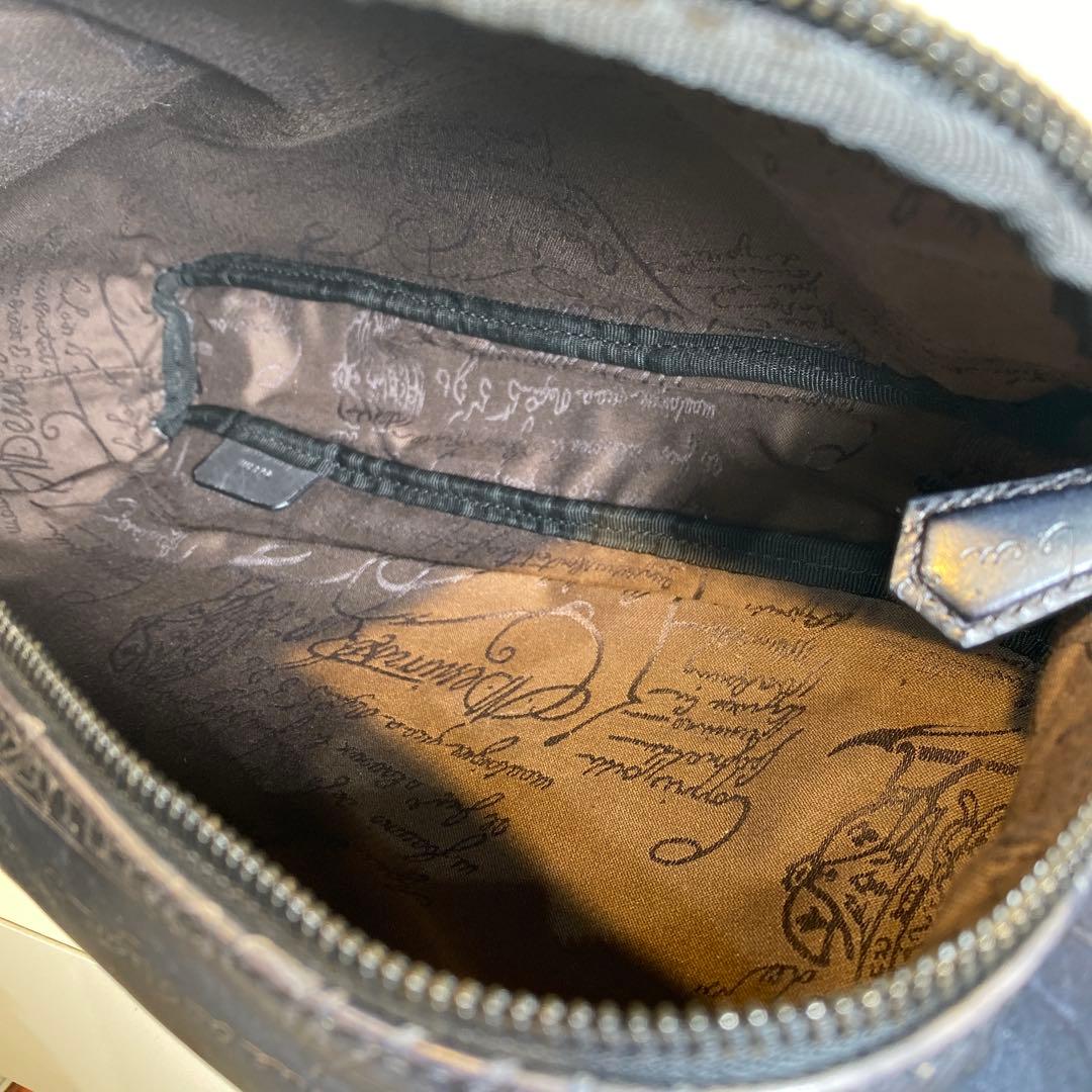 ベルルッティ　紳士用　ボディバッグ　ブラック