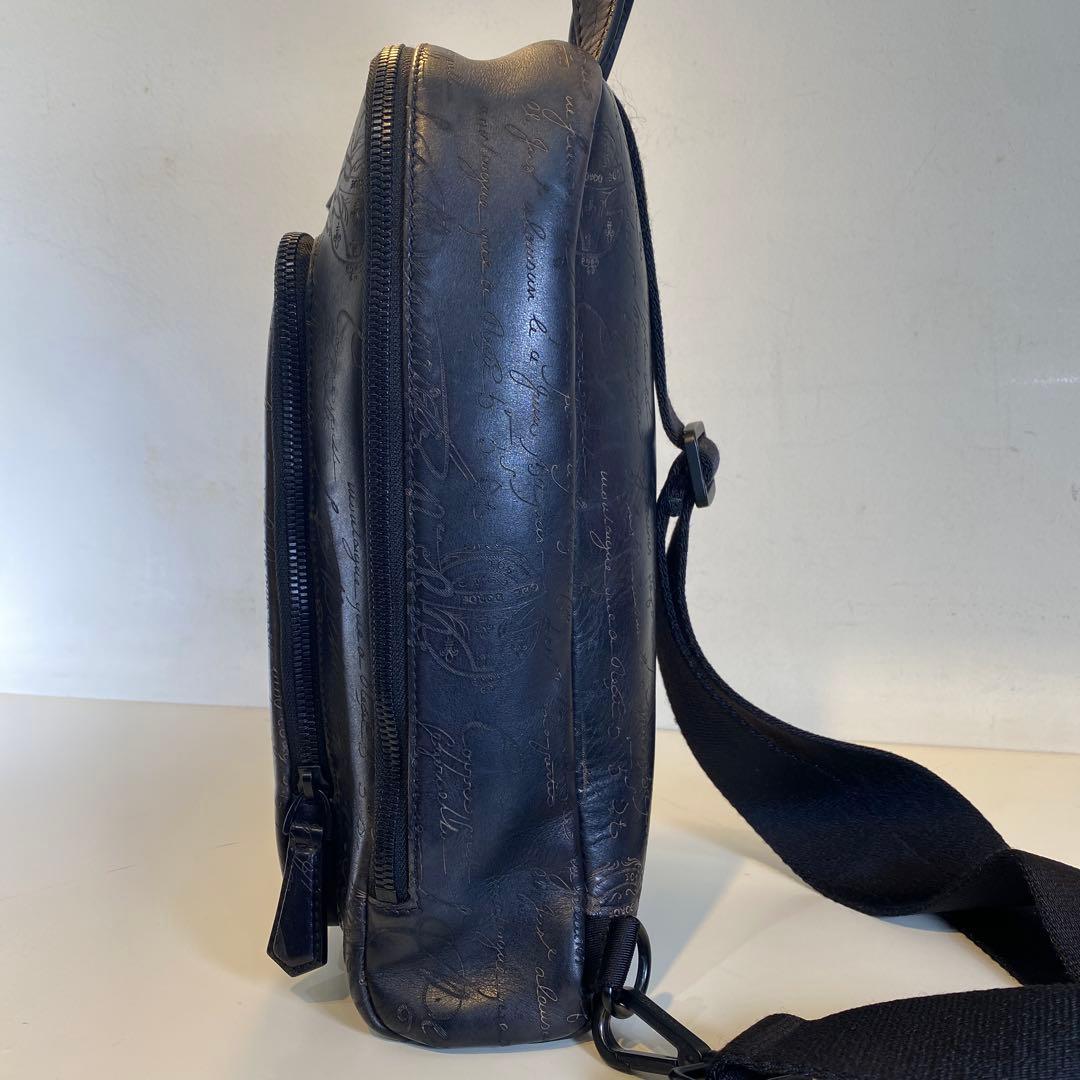 ベルルッティ　紳士用　ボディバッグ　ブラック