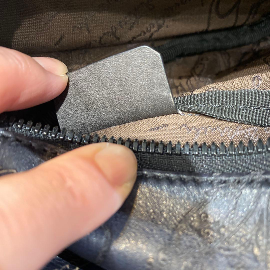 ベルルッティ　紳士用　ボディバッグ　ブラック