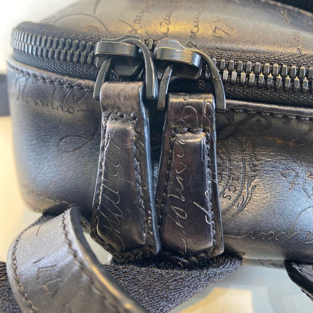 ベルルッティ　紳士用　ボディバッグ　ブラック