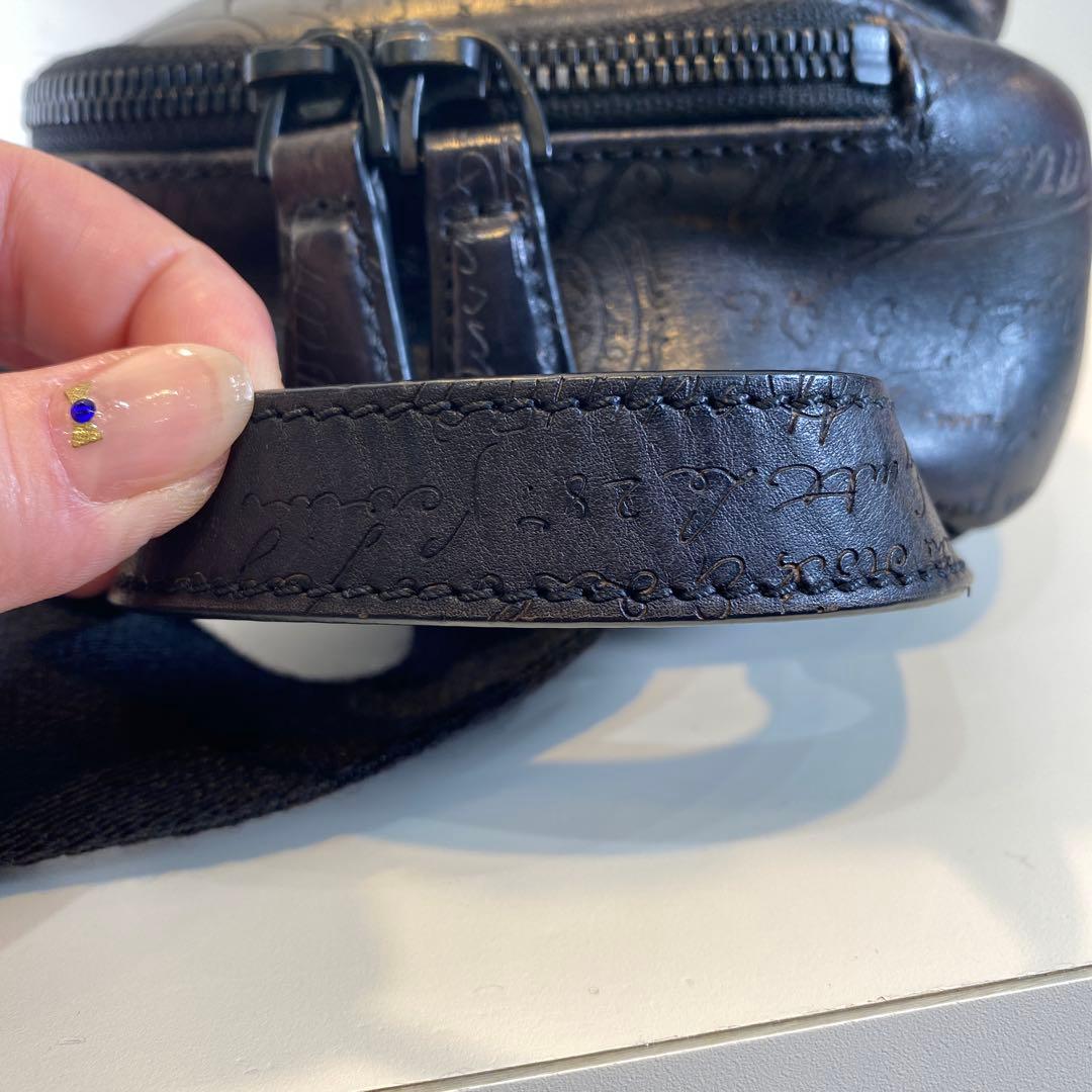 ベルルッティ　紳士用　ボディバッグ　ブラック