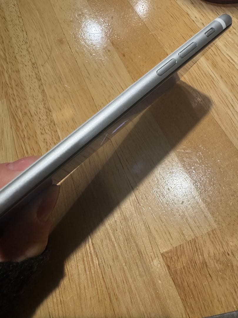 Apple iPhone SE ホワイト 本体 64GB