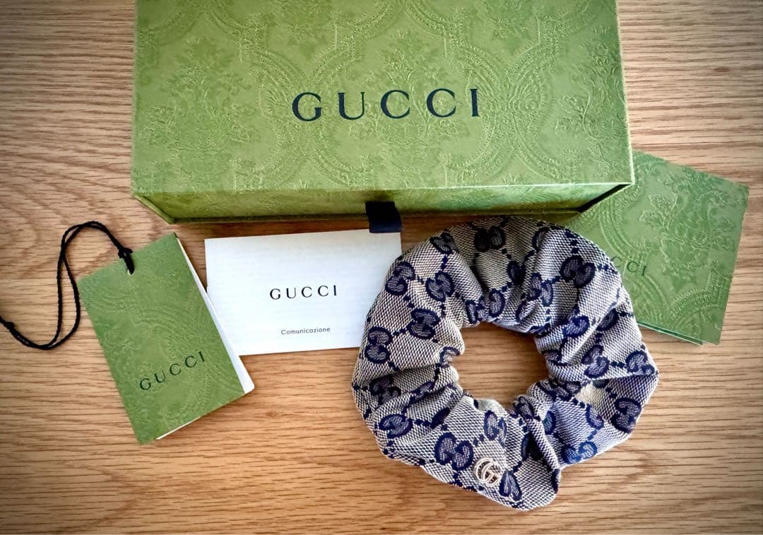 美品　GUCCI グッチ　シュシュ シルク　GG柄