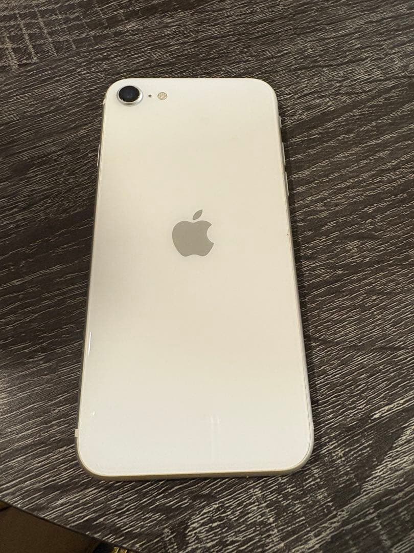 Apple iPhone SE 初期化済み