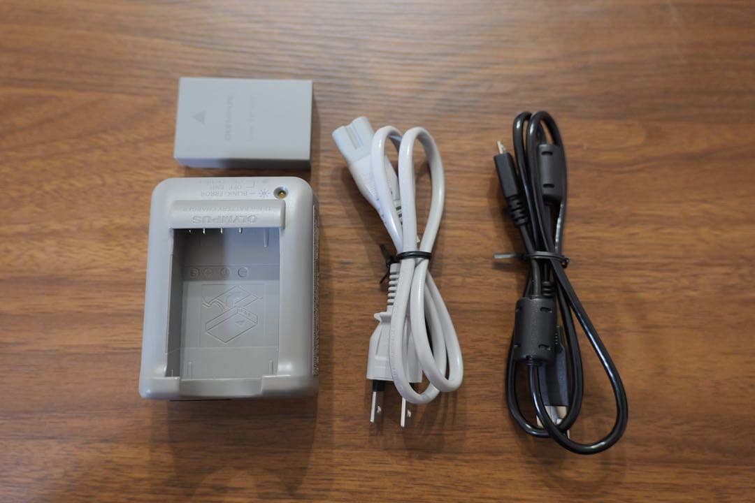 【美品】OLYMPUS PEN E-PL10 標準＋望遠レンズダブルズームキット