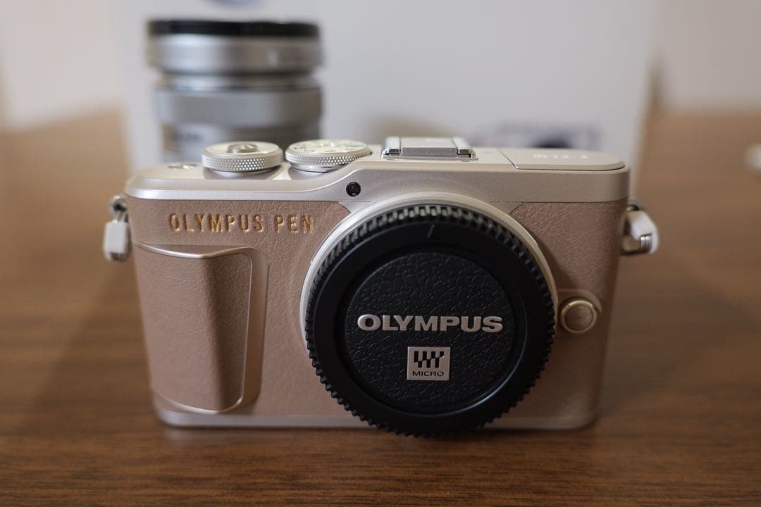 【美品】OLYMPUS PEN E-PL10 標準＋望遠レンズダブルズームキット