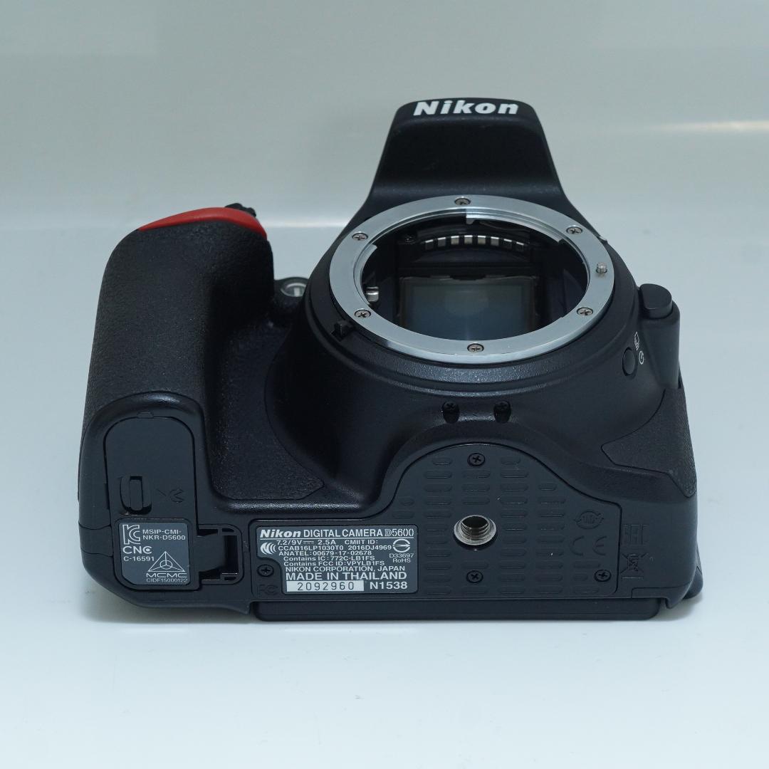 スマホに自動転送Nikon D5600レンズセット シャッター数2,571 枚