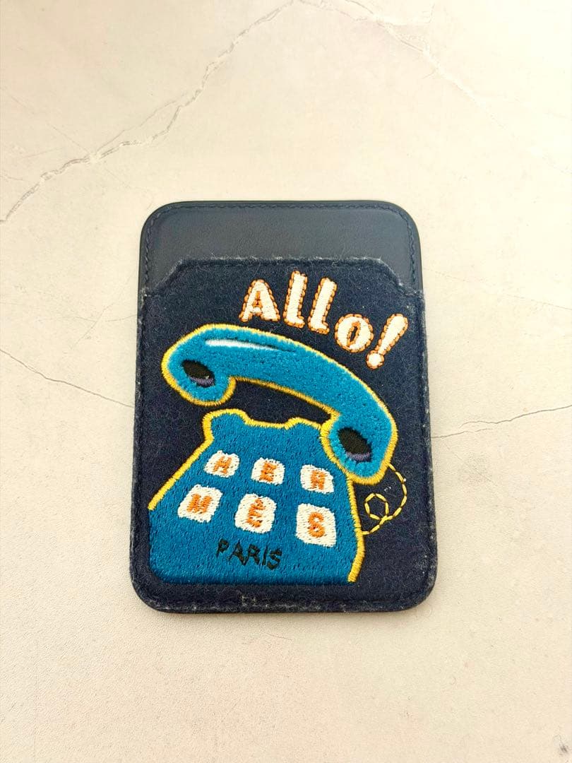 HERMESカードケース 《MagSafe》 エマン “アロ！”