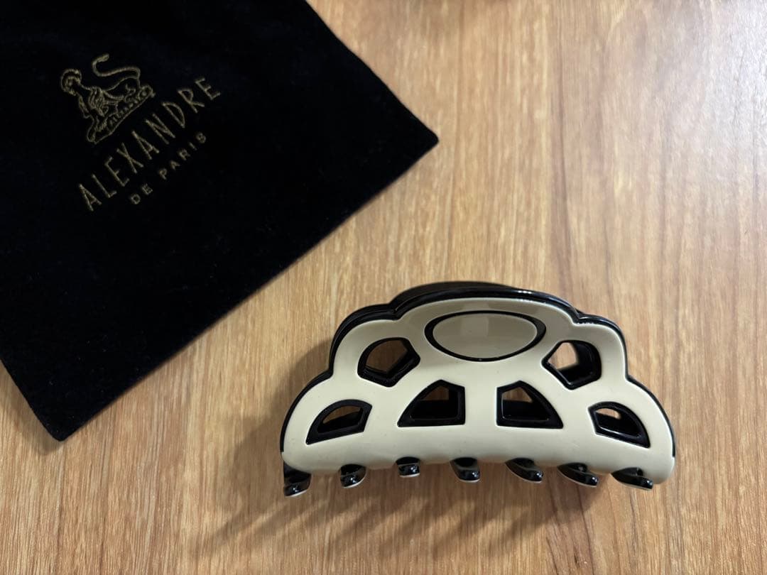新品未使用 アレクサンドルドゥパリ クリップ ベージュ ブラック M