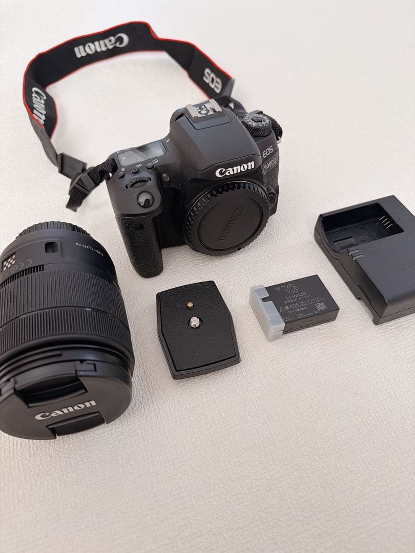 【美品】CANON EOS 9000D 一眼レフカメラ