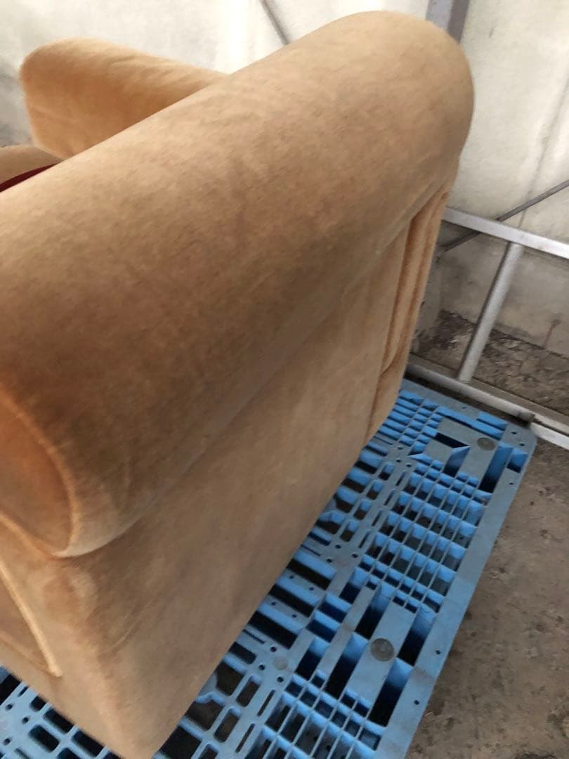 右肘付きソファ