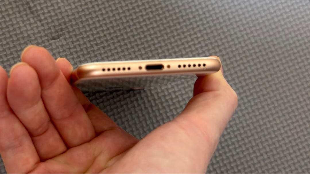 【美品 】Apple iPhone 8 ゴールド本体　SIMフリー　64GB