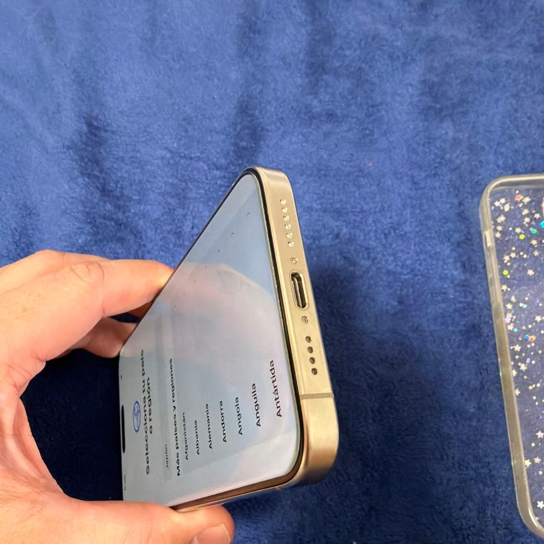 美品 iPhone 15 Pro max 256GB ホワイトsimフリー