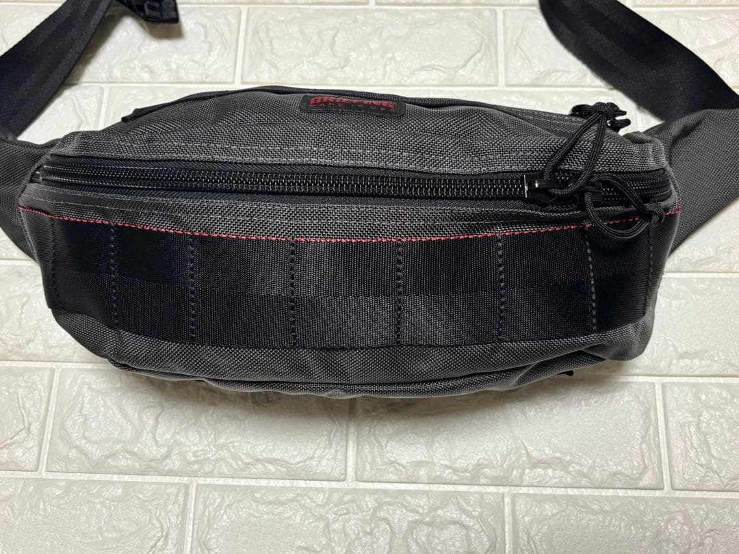 貴重！美品！BRIEFING MASTER POD ボディバッグ グレー