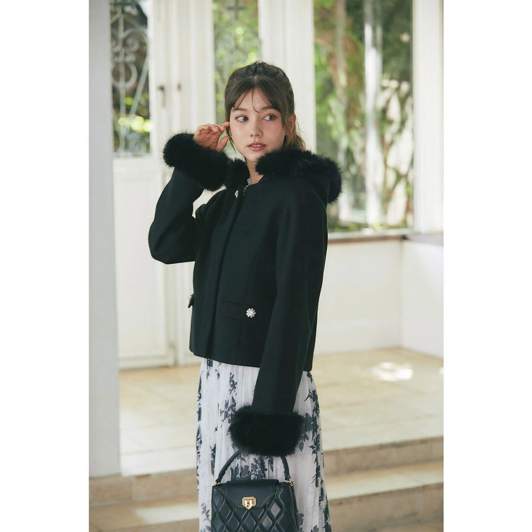 tocco closet ビジュー付きショートコート