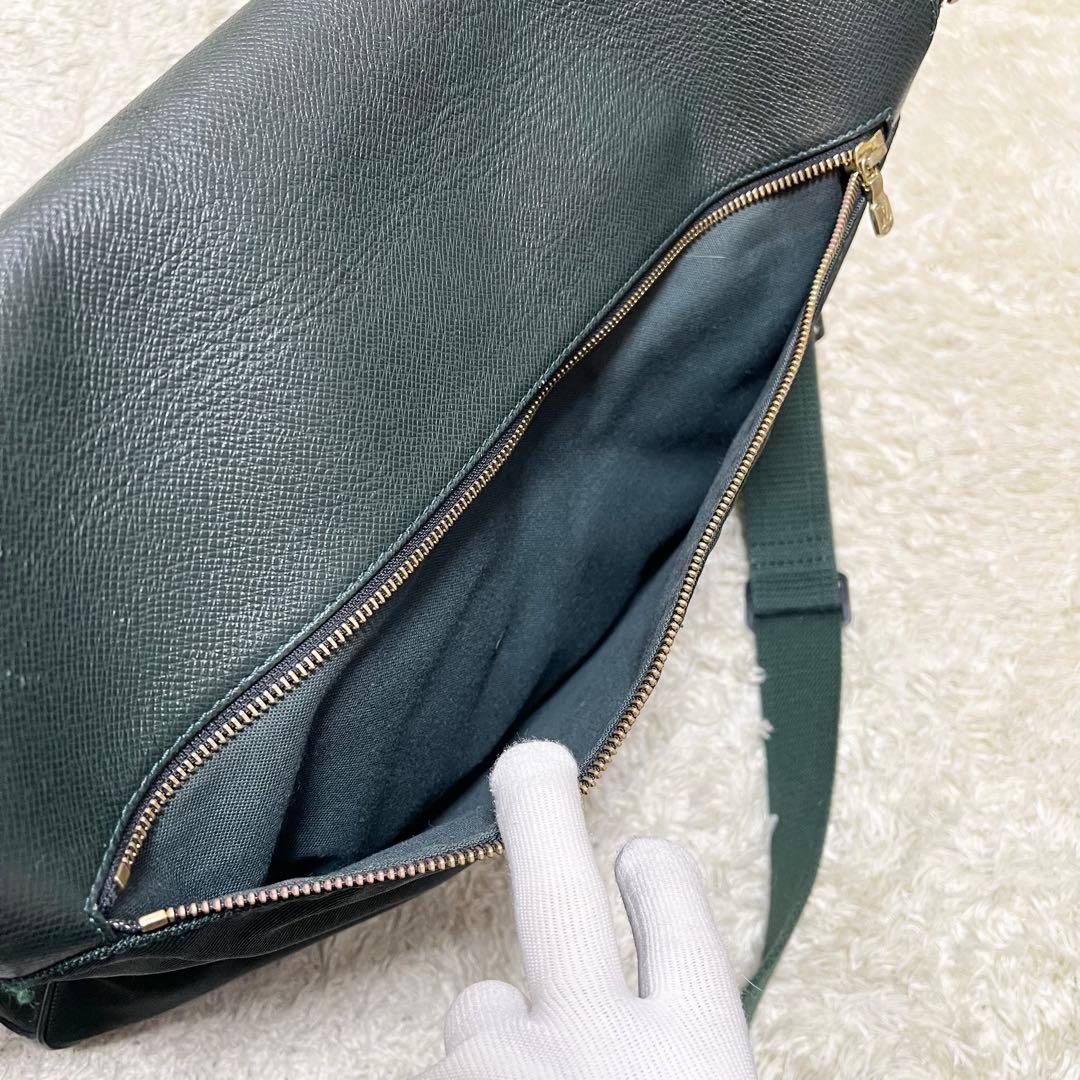 【良品】ルイヴィトン メッセンジャーバッグ　タイガ　デルスー　エピセア　ロゴ金具