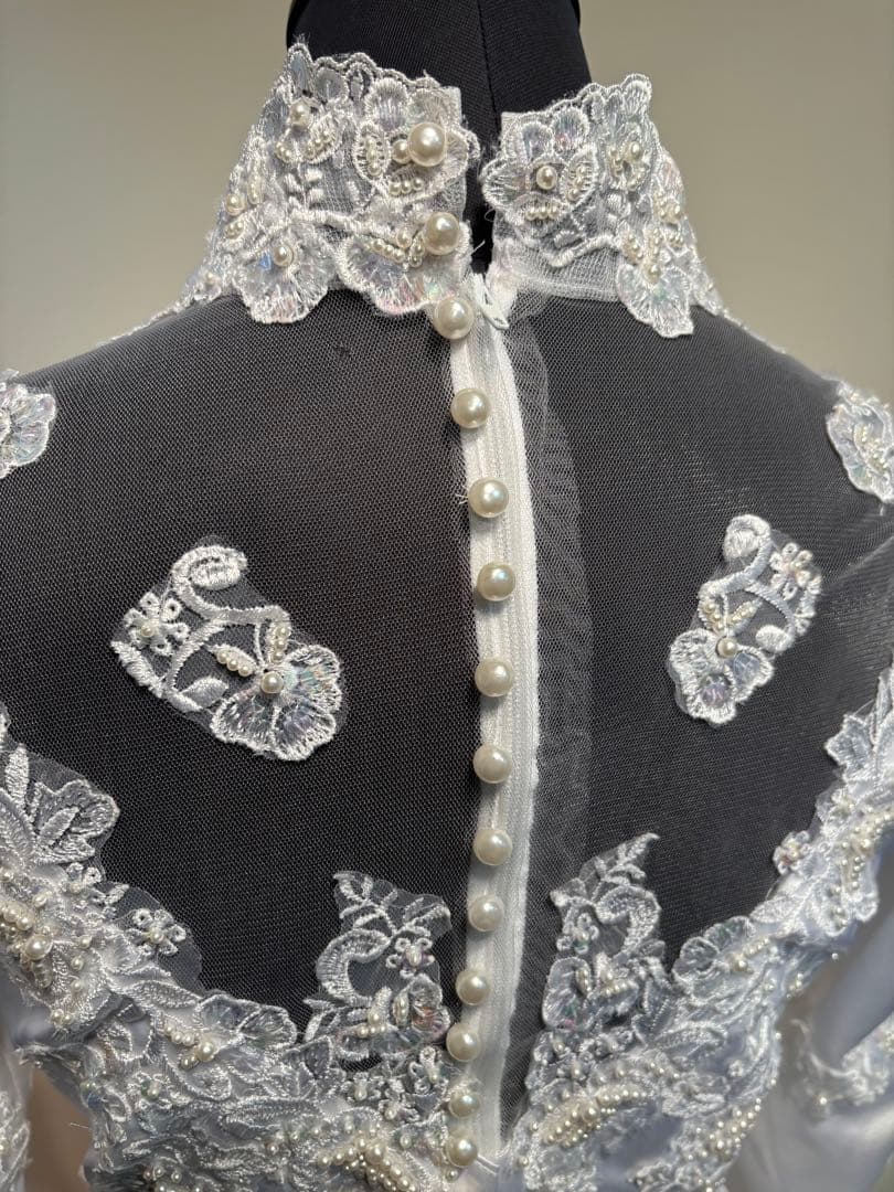 強光沢 薄手 サテン ウェディングドレス 長袖 ロングトレーン 90年代