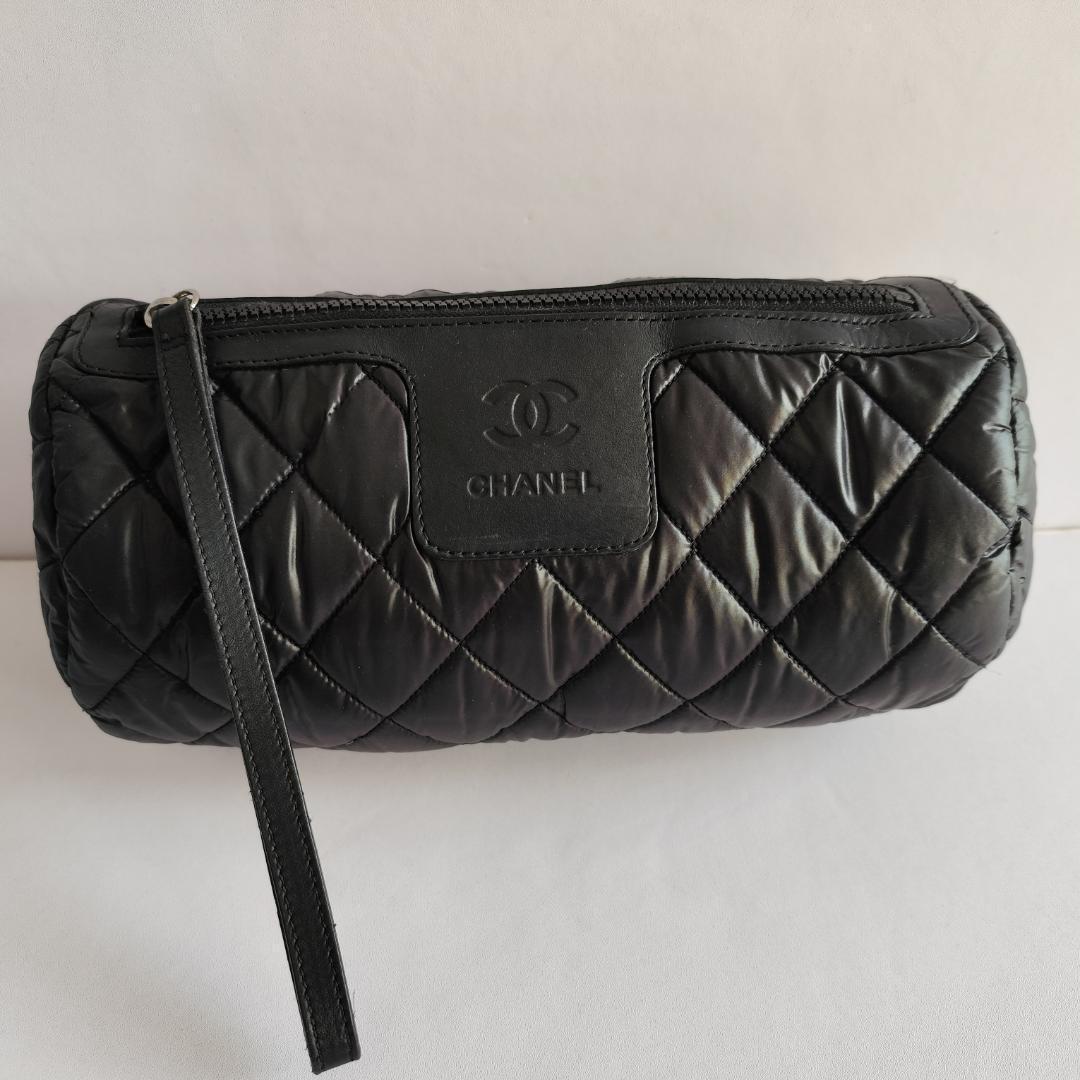 鑑定済良品シャネル コココクーン ナイロンポーチ 筒型 ポシェット 黒 13番台