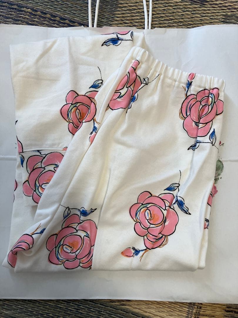 【値下げ】ツモリチサト　スリープ　パジャマ　Mサイズ　ホワイト　額縁のマリーさん