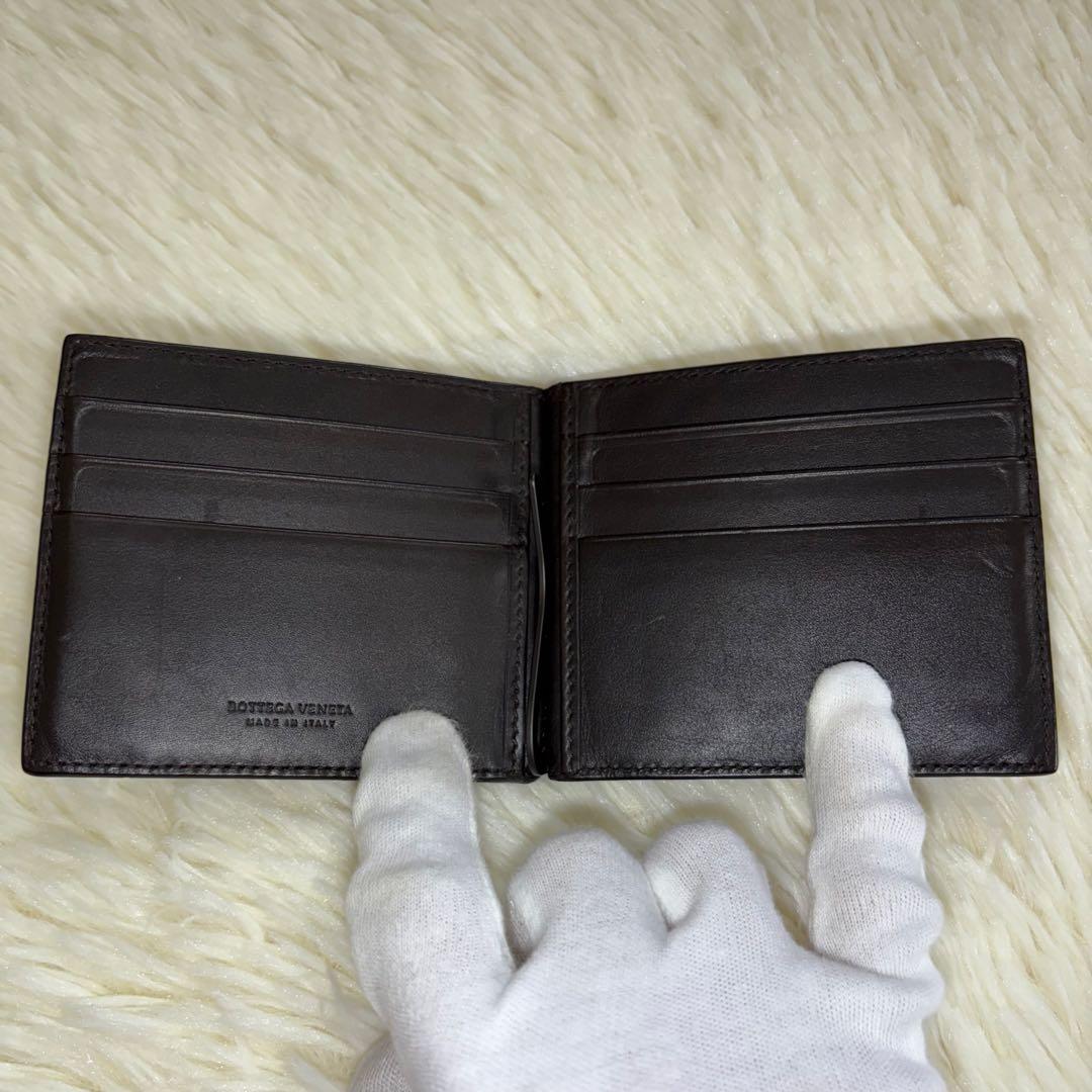 美品 BOTTEGA VENETA イントレチャート マネークリップ 折り財布