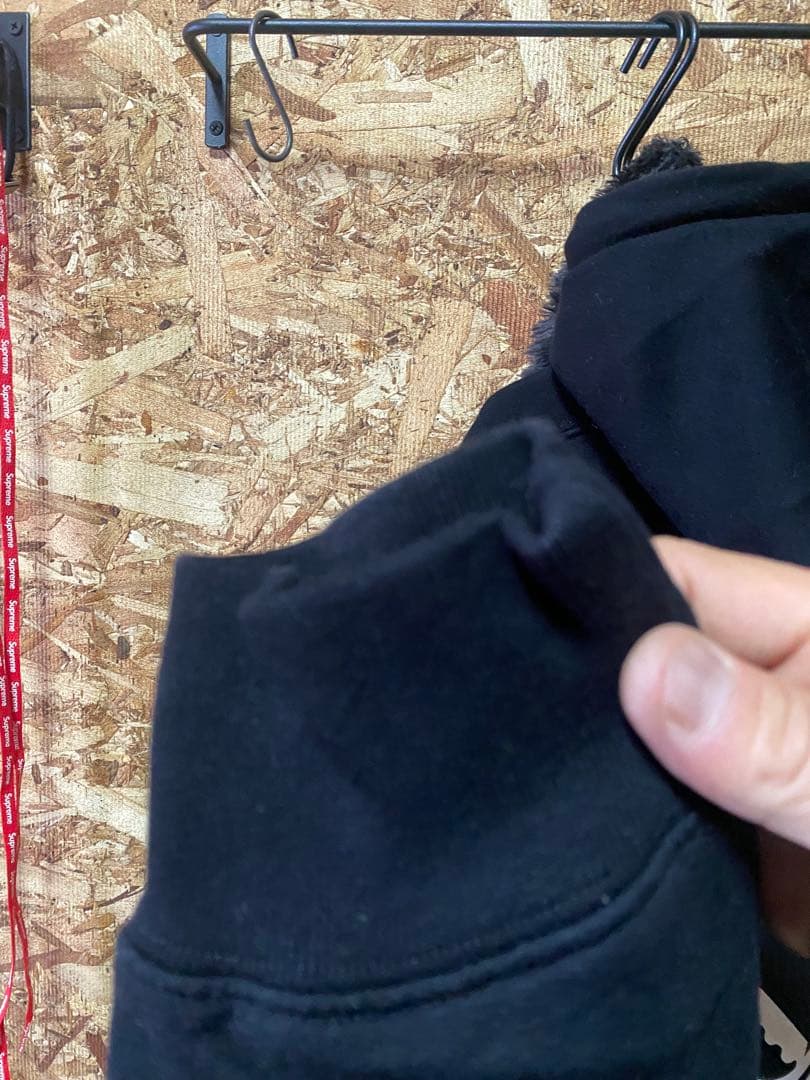 supreme レイダース　パーカー