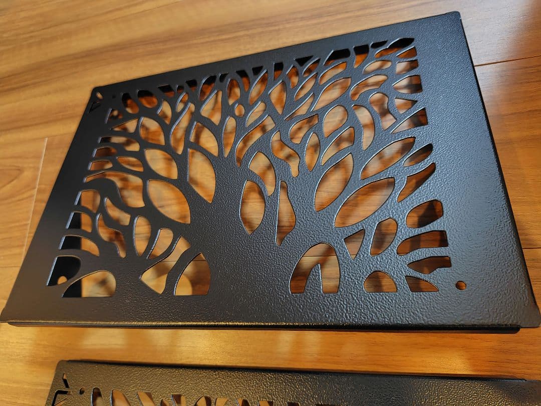 【新品未使用】BLACK DESIGN アイアンプレート　ツリー柄　2枚セット