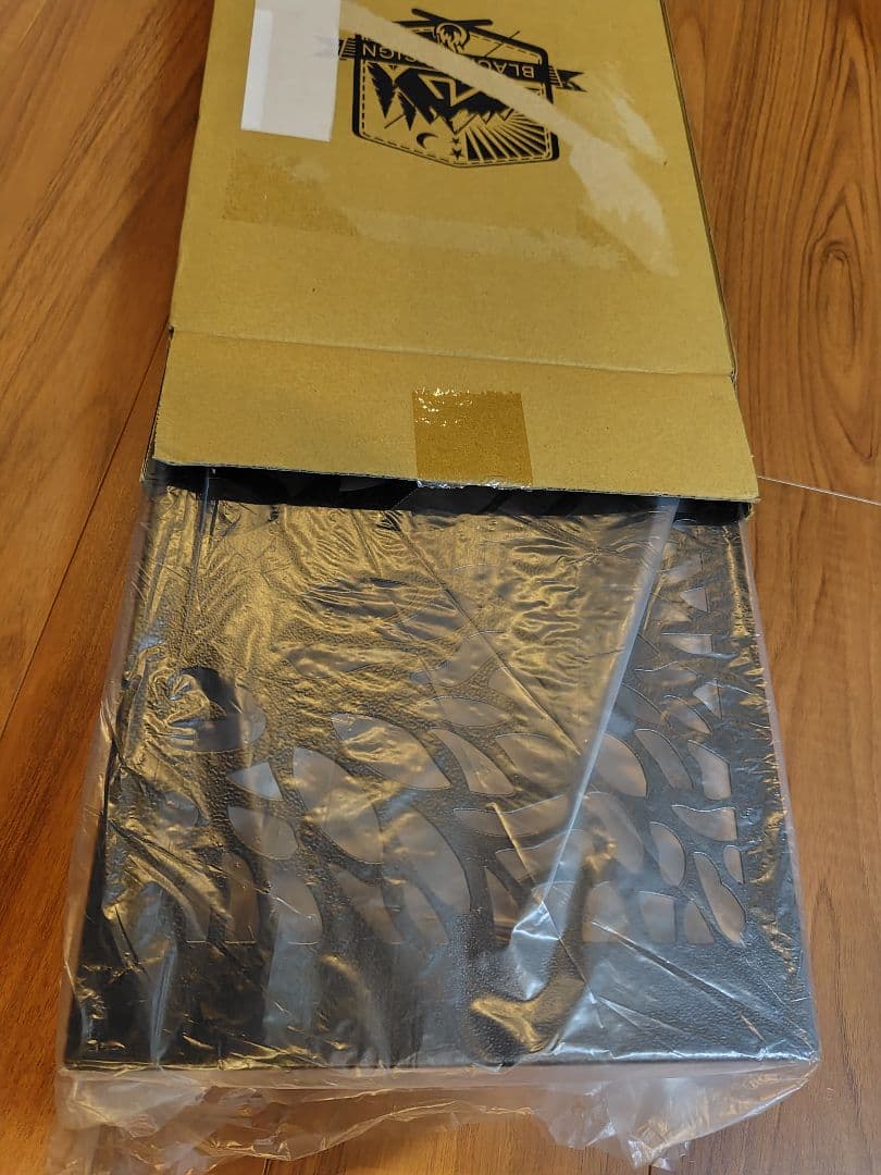 【新品未使用】BLACK DESIGN アイアンプレート　ツリー柄　2枚セット