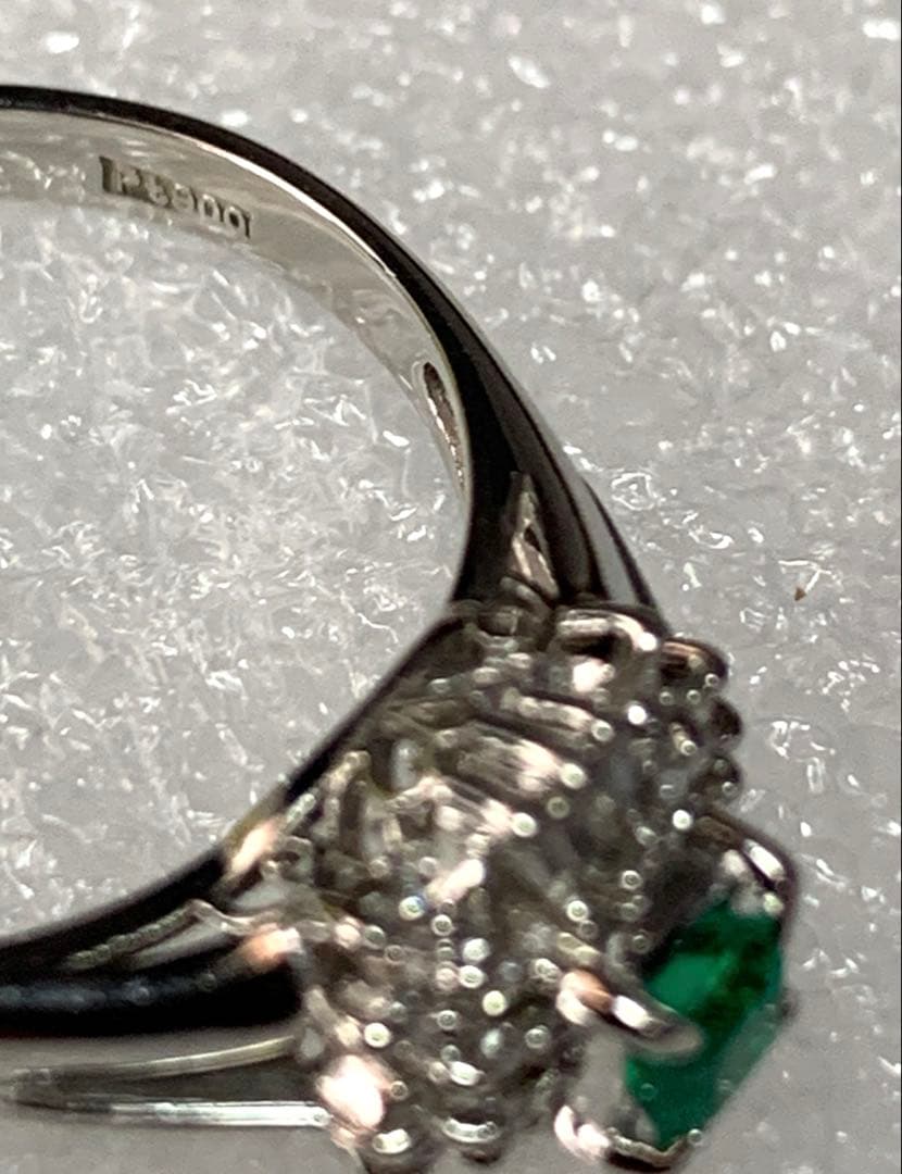 お値下げPt900 エメラルド0.2ct ダイヤモンド0.18ct 4.75ｇ