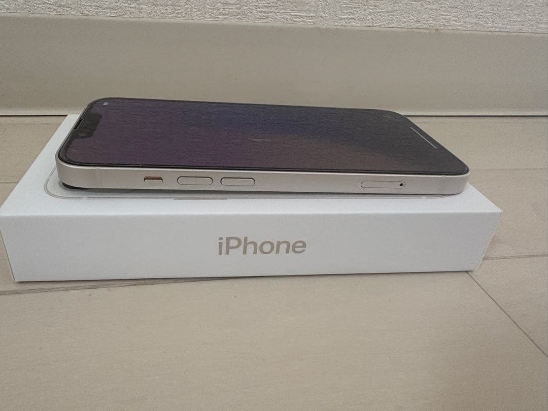 【美品】iPhone13 128GB スターライト SIMフリー