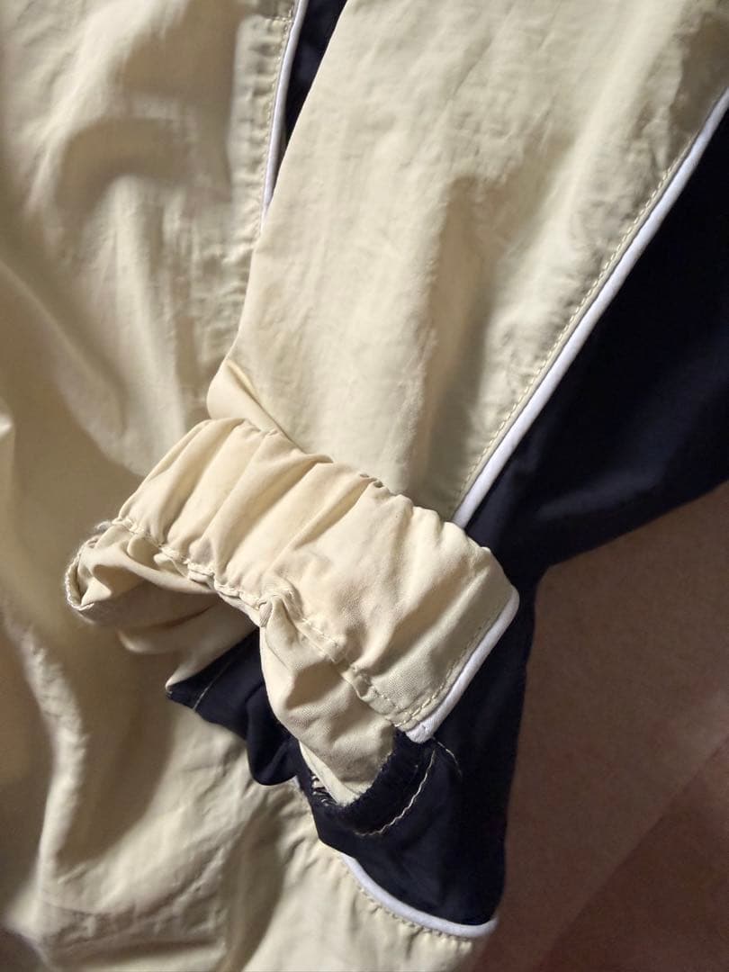 ナイロンジャケット フルジッパー フード付き UMBRO