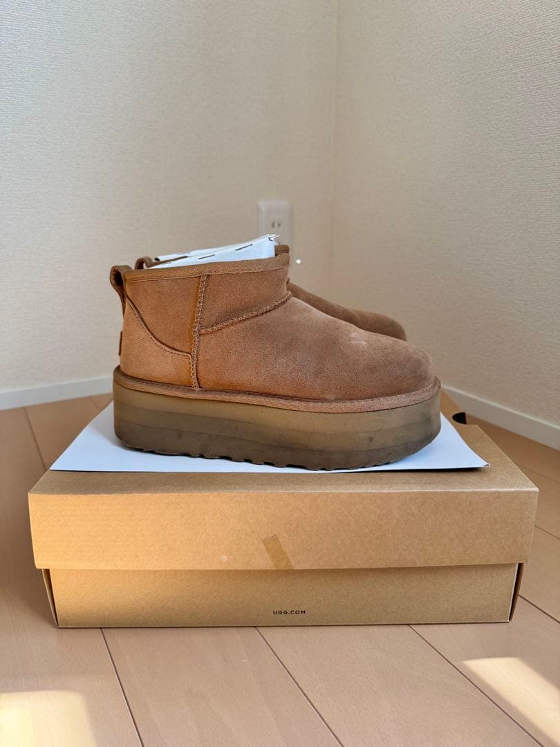UGG W CLASSIC ULTRA MINI PLATFORM 6号