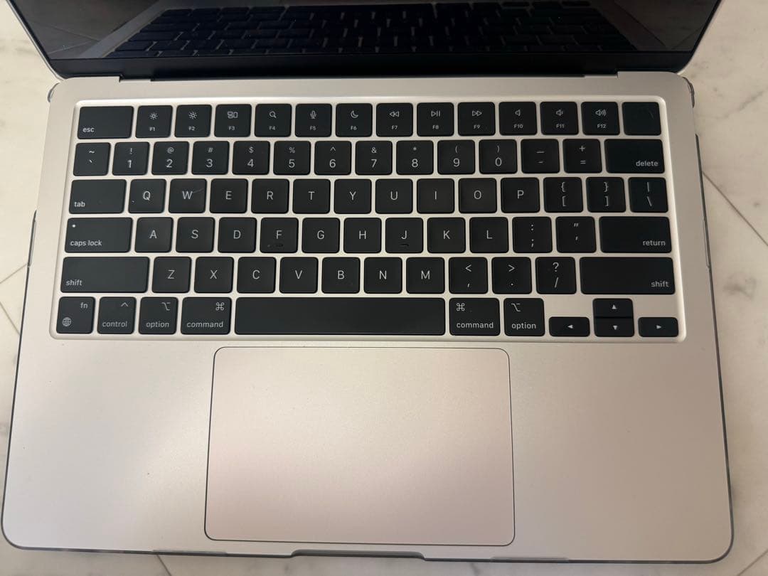 MacBook 2022 M2 13インチ