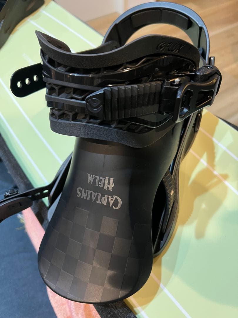 MOSS スノーボード板 CAPTAIN HELM ビンディング　（セット売り）