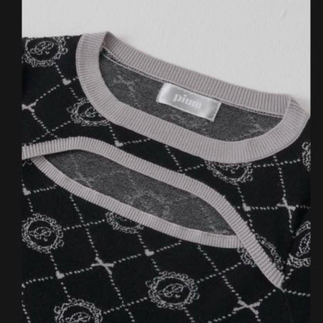 pium モノグラムカットアウトニットワンピ