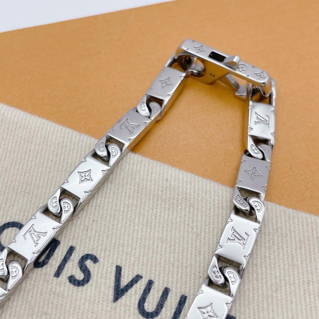 LOUIS VUITTON ネックレス　タイドアップ　モノグラム　シルバー
