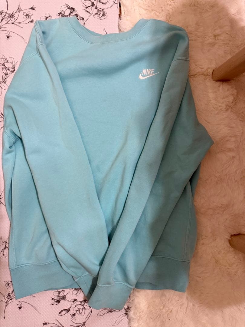 大人気Nike 水色 トレーナー S