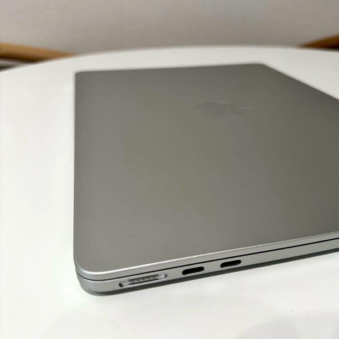 極美品 MacBook Air M3 13インチ 8GB/256GB シルバー