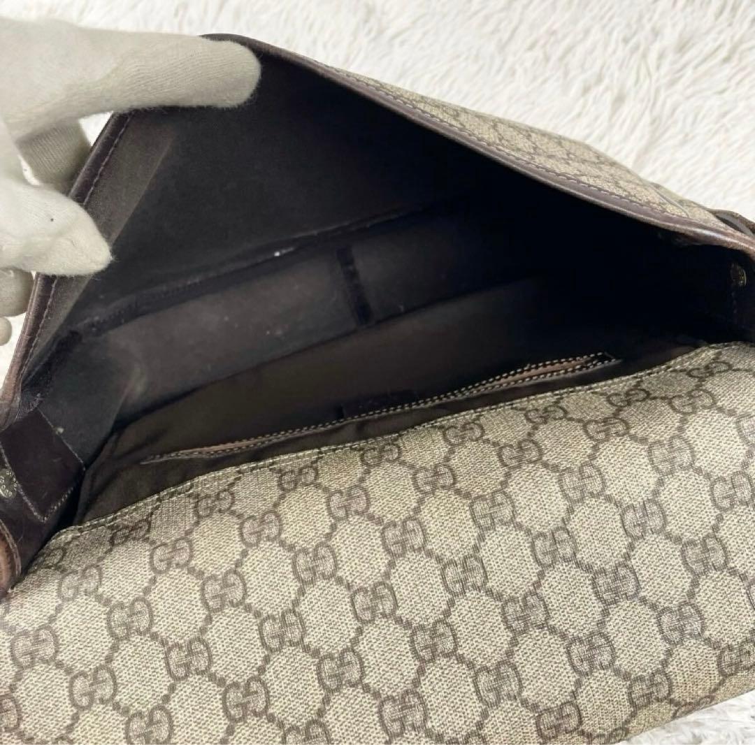 美品 GUCCI ショルダーバッグ クロスボディ メッセンジャー GGスプリーム