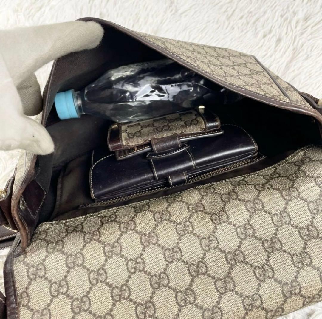 美品 GUCCI ショルダーバッグ クロスボディ メッセンジャー GGスプリーム