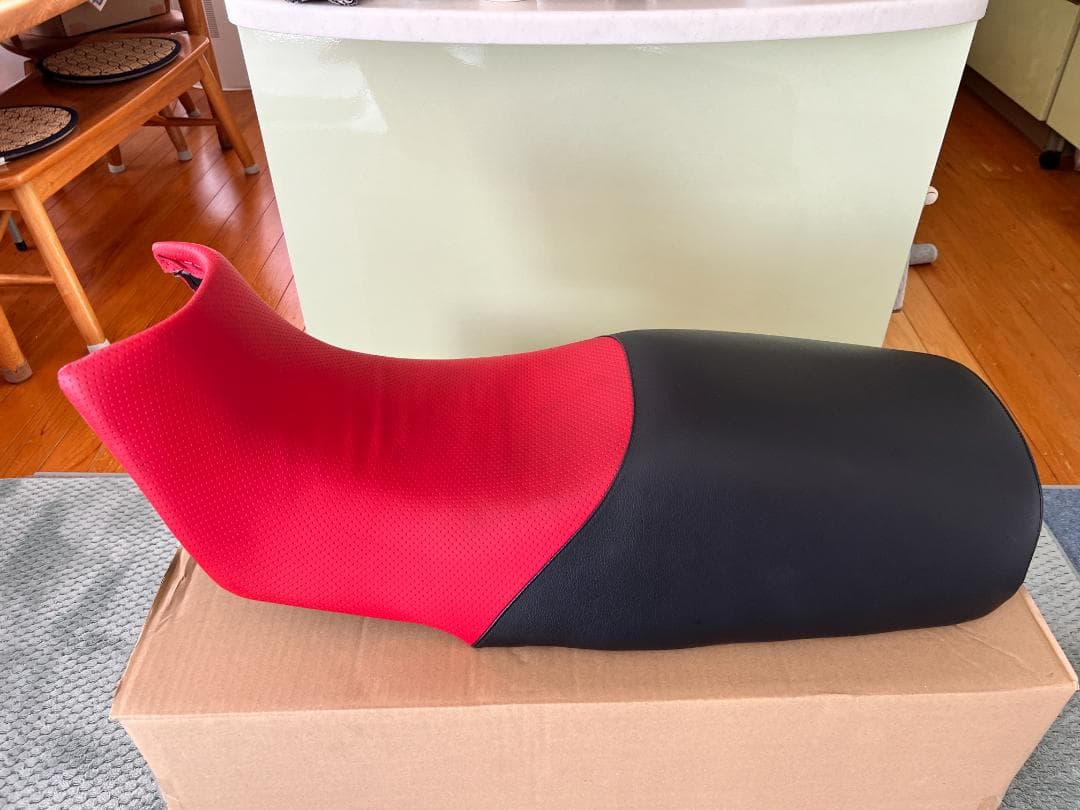 スズキ GSX750S カタナ　シート