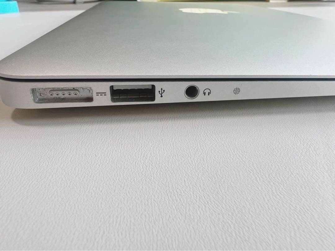 MacBook本体 MacBookAir 11-inch Mid 2012