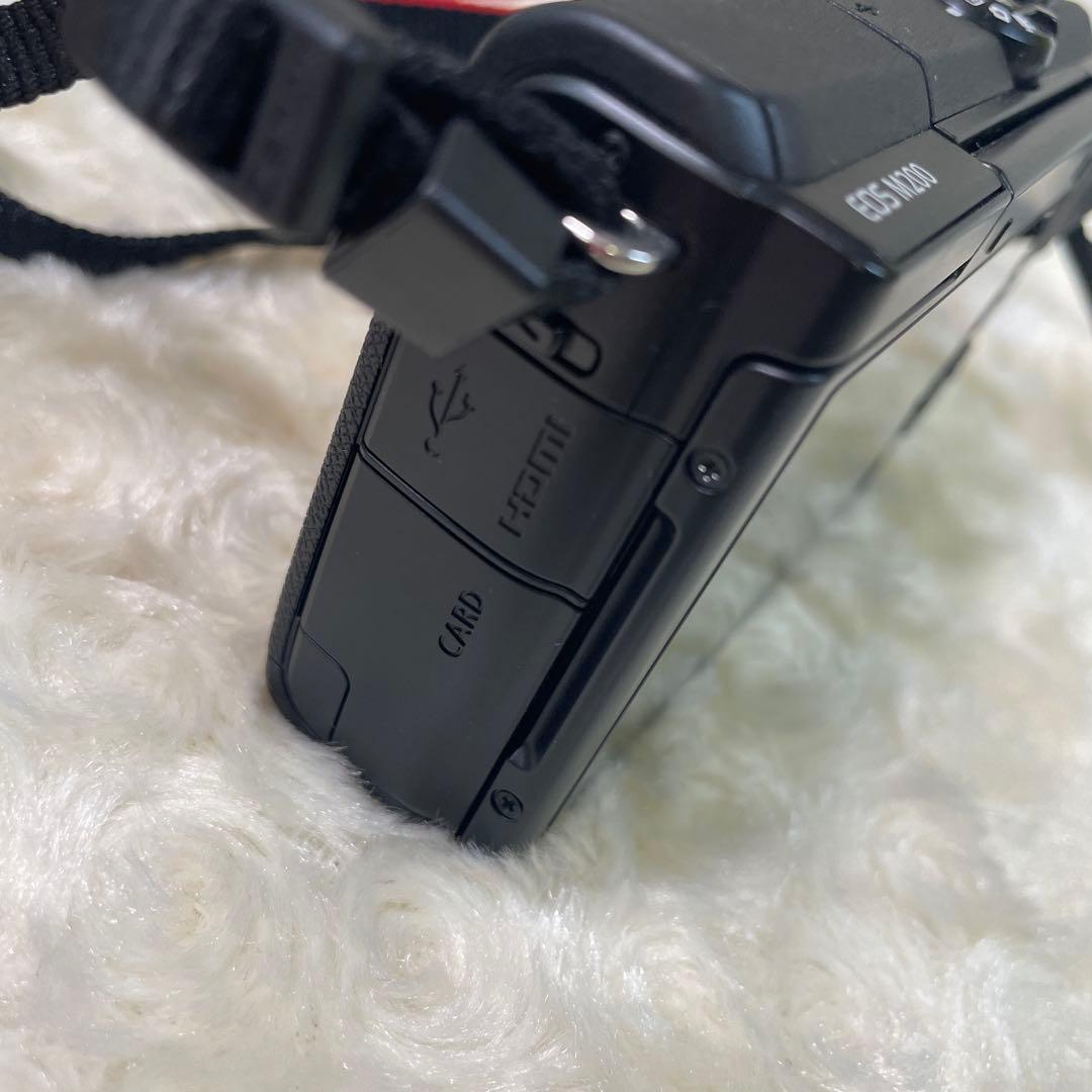 Canon EOS M200 ミラーレス一眼カメラ　美品