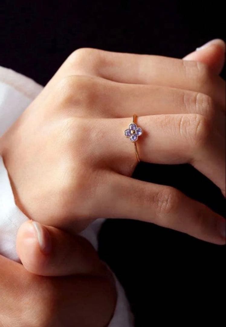 【美品】bizoux K18 アナイス タンザナイト(ラベンダーカラー)