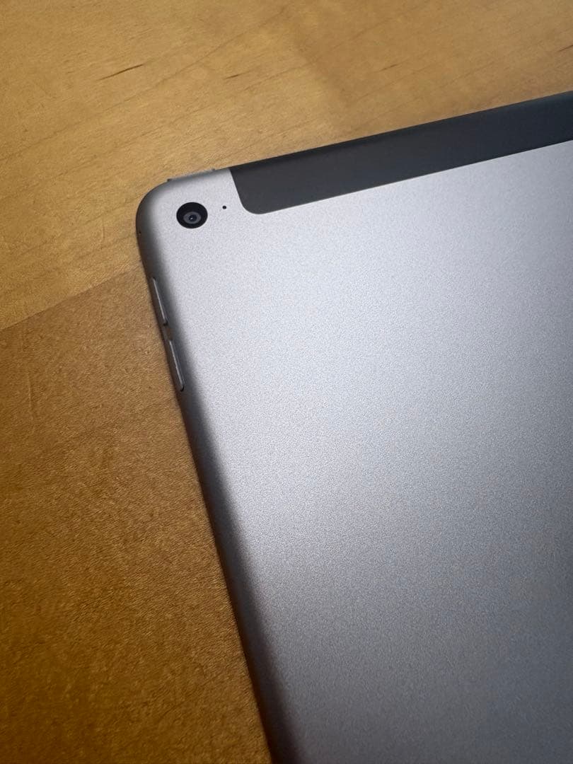 iPad mini4 Wi-Fi + Cellular SIMフリー（本体のみ）