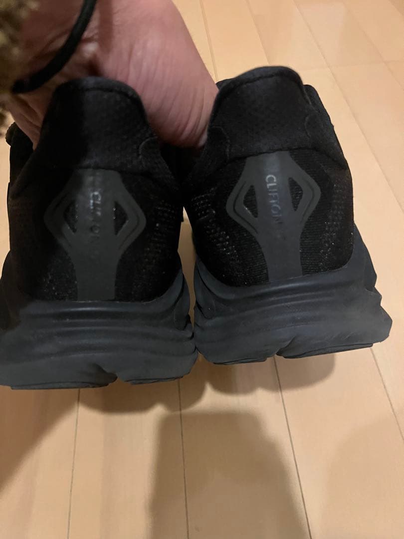 Hoka クリフトン10 トリプルブラック